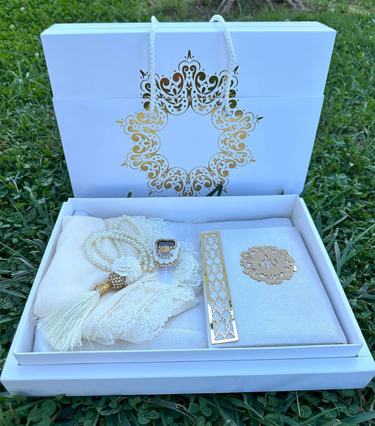 Elzem Anneler gününe Özel Tasarım: Çantalı & Kutulu Hediyelik Yasin!i-şerif Seti